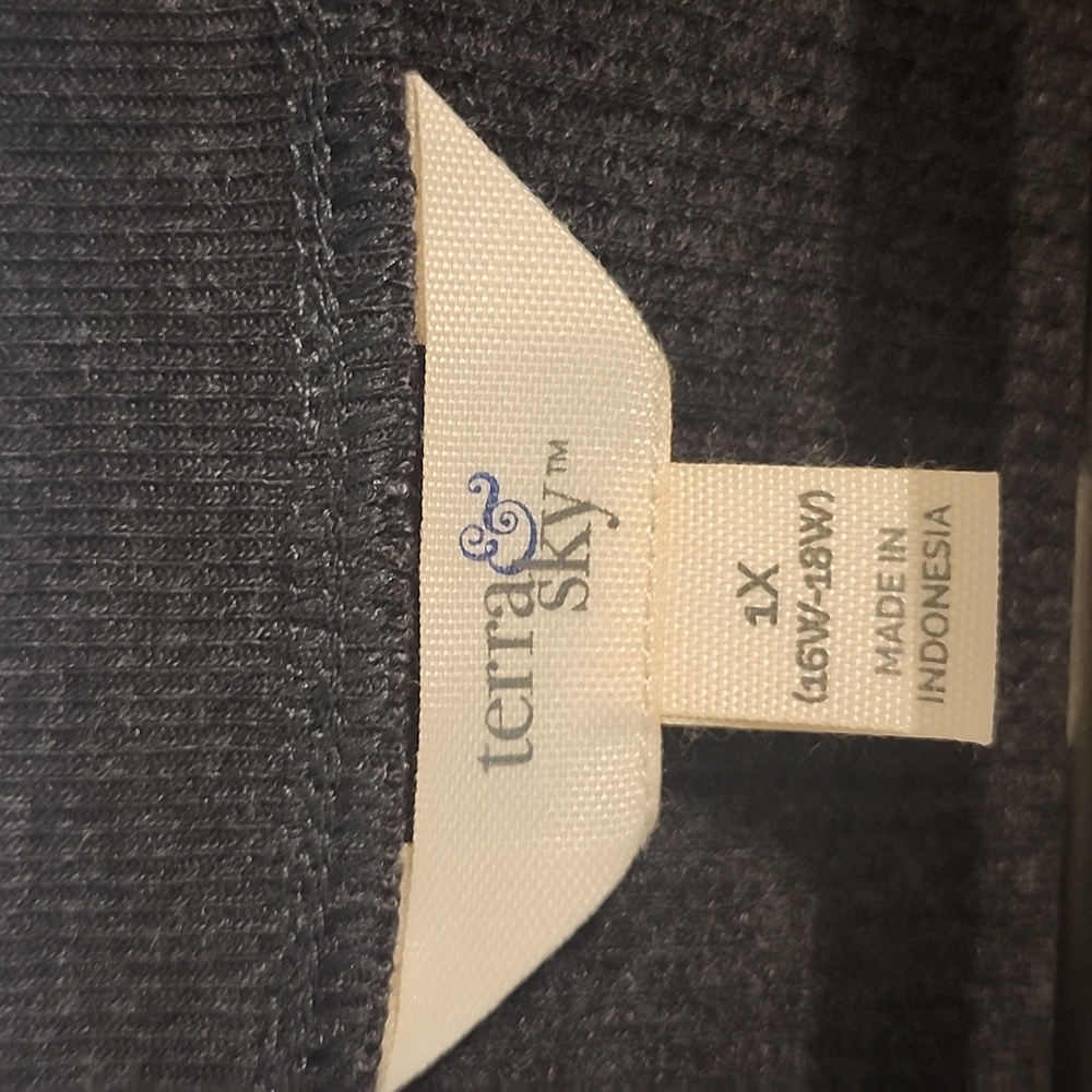 Terra & Sky Womens 1X Plus Black Soot Waffle Knit Henley Long Sleeve Top NEW - Picture 5 of 6